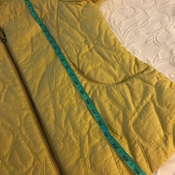 💲⬇️ Quilted zip up jacket, boutique brand - Picture 8 of 8